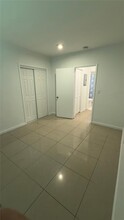 16021 NE 18th Pl in North Miami Beach, FL - Building Photo - Building Photo