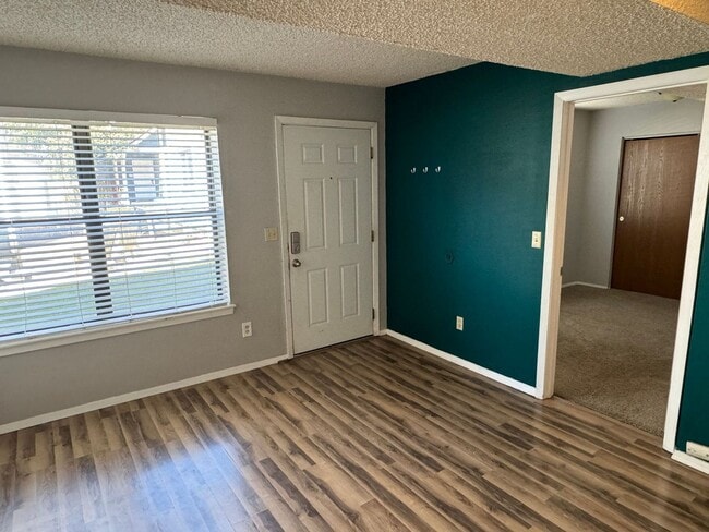 1945 Arapahoe Ave in Boulder, CO - Building Photo - Building Photo