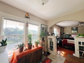1106 Bush St, Unit 2 in Red Wing, MN - Foto de edificio - Building Photo