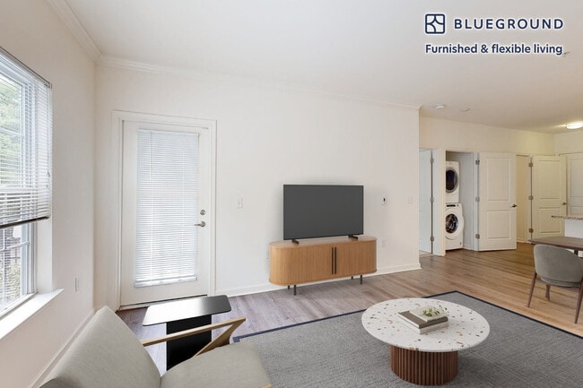 80 N Central Ave in Hempstead, NY - Building Photo - Building Photo