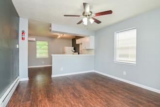 Dodson Place in Houston, TX - Building Photo - Building Photo