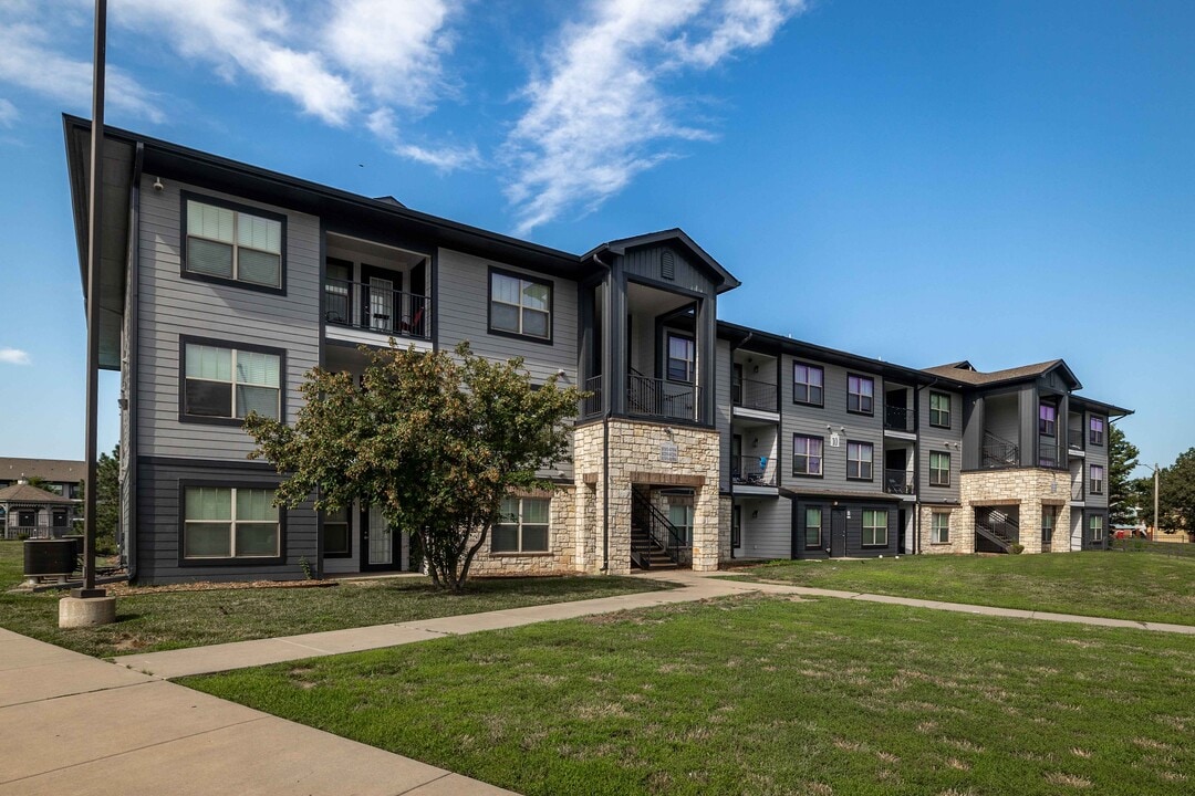 Inwood Crossings in Wichita, KS - Foto de edificio