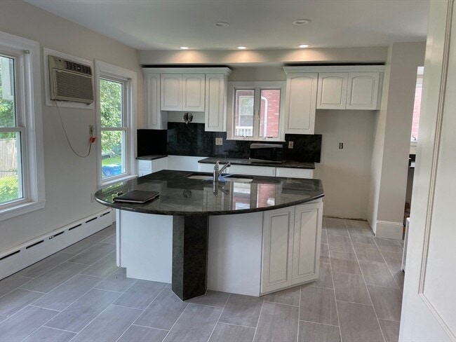 118 Ash St, Unit 1
