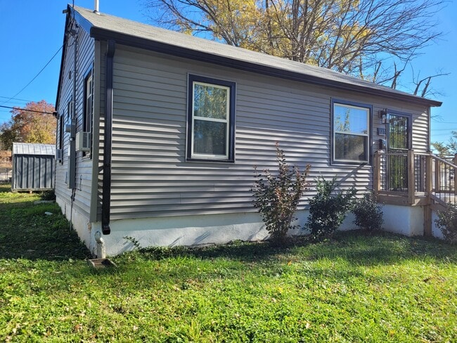 127 Boston Ct in Louisville, KY - Building Photo - Building Photo