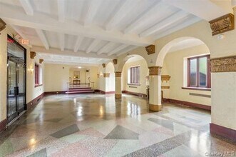 8910 35th Ave in New York, NY - Building Photo - Building Photo