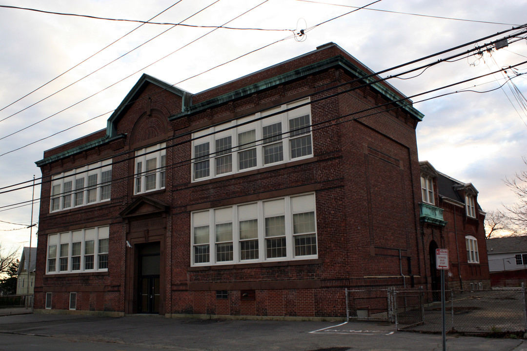 Webster School Apartments in Bridgeport, CT - Building Photo