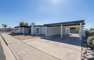 460 N Longmore in Mesa, AZ - Building Photo