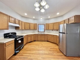 167 S Jackson St in Janesville, WI - Building Photo