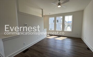 724 Belletrace Cir, Unit 1421 in Chattanooga, TN - Foto de edificio - Building Photo