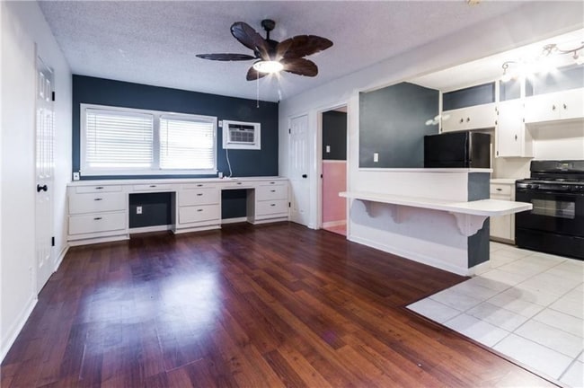 property at 709 W 26th St