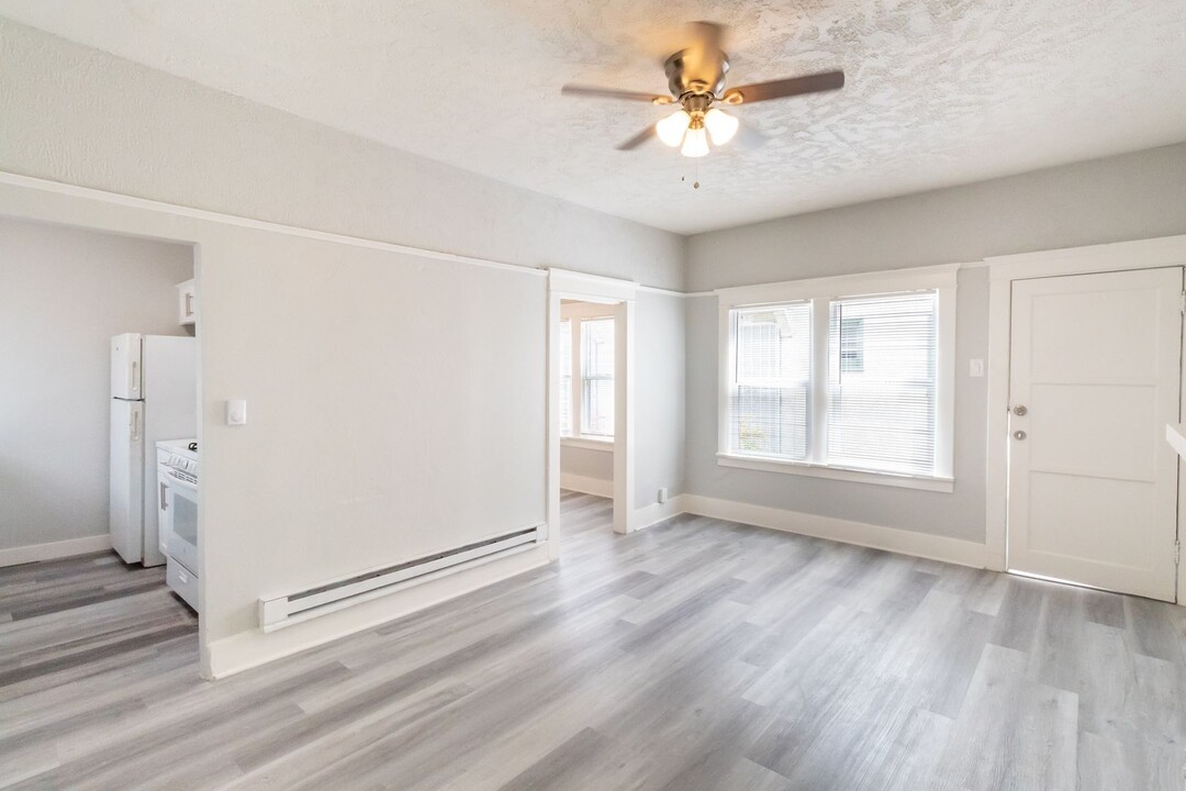 1049 E 5th St, Unit F in Long Beach, CA - Foto de edificio