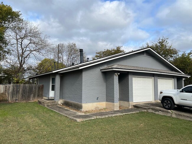 1311 Barbara Dr in San Marcos, TX - Building Photo - Building Photo