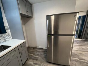 5958 Calvin Ave in Tarzana, CA - Building Photo - Building Photo