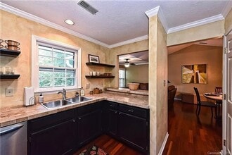 3300 Selwyn Farms Ln in Charlotte, NC - Foto de edificio - Building Photo