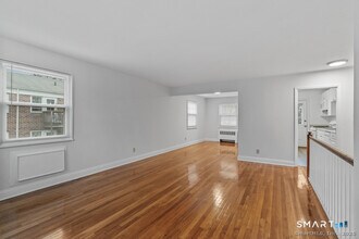 106 Blachley Rd in Stamford, CT - Building Photo - Building Photo