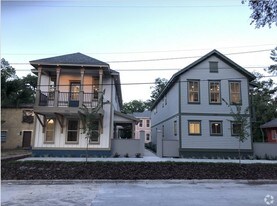 711 NW 10th St in Gainesville, FL - Building Photo