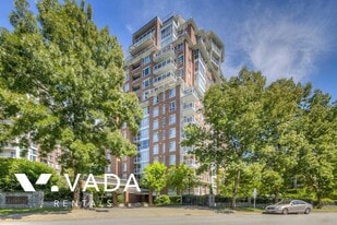 5615 Hampton Pl in Vancouver, BC - Building Photo