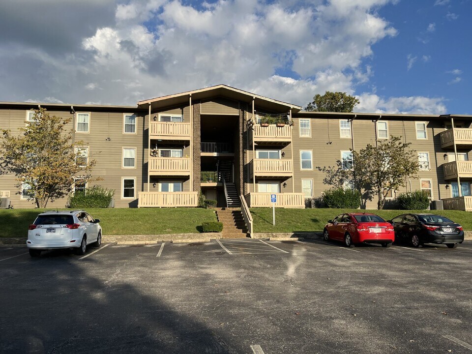 701 Ashlawn Pl in Nashville, TN - Building Photo