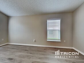 13714 Gentle Woods Ave in Riverview, FL - Building Photo - Building Photo