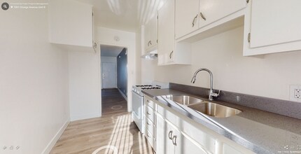 7001 Orange Ave in Long Beach, CA - Foto de edificio - Interior Photo