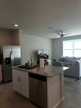 5649 Mentmore Dr in West Palm Beach, FL - Foto de edificio - Building Photo