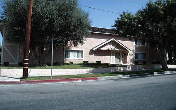 20957 Bryant St in Canoga Park, CA - Building Photo - Building Photo