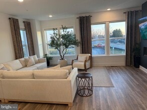 14305 Dowitcher Wy in Boyds, MD - Building Photo - Building Photo