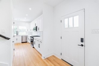 7903 Sunnyhill St in Houston, TX - Building Photo - Building Photo