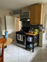 31 Greycliff Rd, Unit # 31 in Boston, MA - Foto de edificio - Building Photo