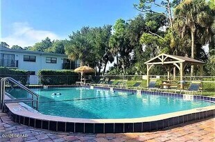 1504 Virginia Ave, Unit 1504 Virginia Ave #110 in Daytona Beach, FL - Building Photo