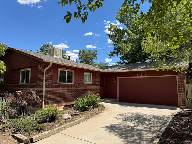 property at 1280 Linden Ave