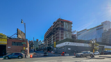 La Vita in Flushing, NY - Foto de edificio - Building Photo