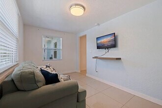 4801 14th Ave S in St. Petersburg, FL - Building Photo - Building Photo