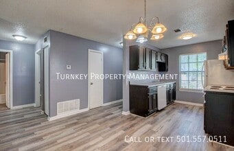 3219 Holt St in Little Rock, AR - Building Photo - Building Photo