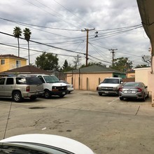 6121 Cherry Ave in Long Beach, CA - Building Photo - Building Photo