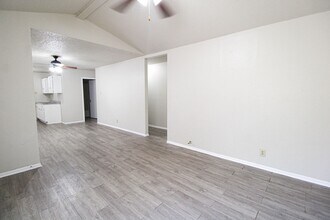 2915 Christian Dr in San Antonio, TX - Building Photo - Building Photo