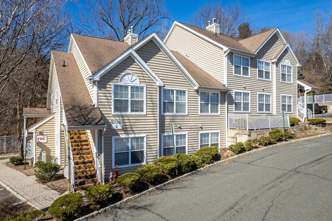 Villas on the Park in Berkeley Heights, NJ - Building Photo