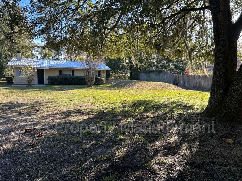 5831 Carter Ln in Jacksonville, FL - Building Photo