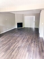 2427 E 55th Pl in Tulsa, OK - Building Photo