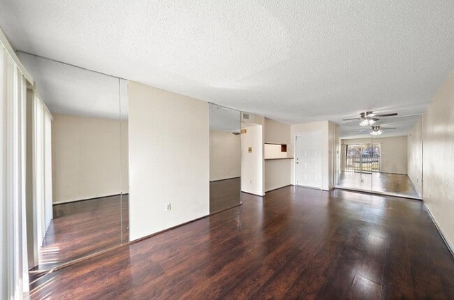 2818 S Bartell Dr in Houston, TX - Building Photo - Building Photo