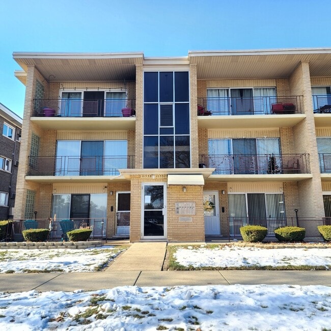 property at 10332 S Komensky Ave