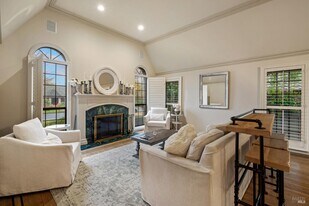 470 Eastin Dr in Sonoma, CA - Building Photo