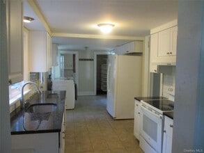 8 Ridgecrest W in Scarsdale, NY - Building Photo - Building Photo