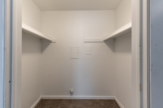 The Park on 13 Apartments - Royal Oak, MI in Royal Oak, MI - Building Photo - Interior Photo
