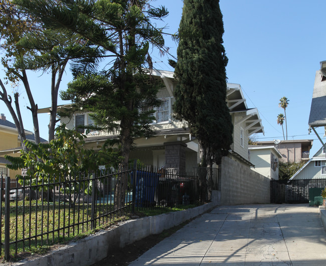 2029 S La Salle Ave in Los Angeles, CA - Foto de edificio - Building Photo