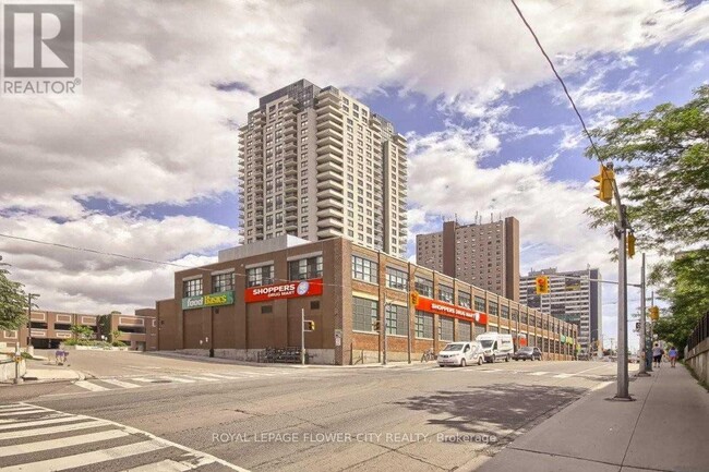 1410-1410 Dupont St in Toronto, ON - Building Photo - Building Photo