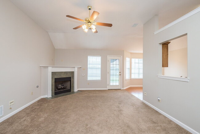 8459 Cross Point Dr in Olive Branch, MS - Building Photo - Building Photo