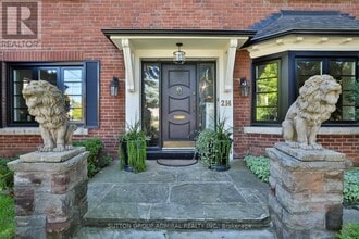 214 Dinnick Crescent in Toronto, ON - Building Photo - Building Photo