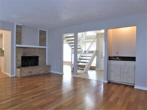 219 Wildfire Dr in Lewisville, TX - Foto de edificio - Building Photo