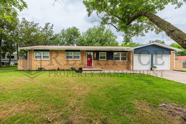 749 N Country Acres Ave in Wichita, KS - Building Photo - Building Photo